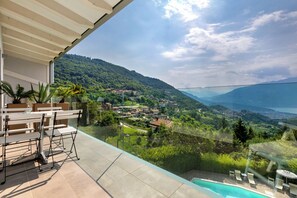 Outdoor dining - Apartment 'Appartamento 305' with Lake View, Wi-Fi (Tenno)