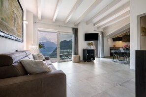 Fernseher, Tischtennisplatte