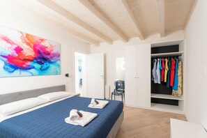 2 makuuhuonetta, silitysrauta/-lauta, ilmainen Wi-Fi, vuodevaatteet