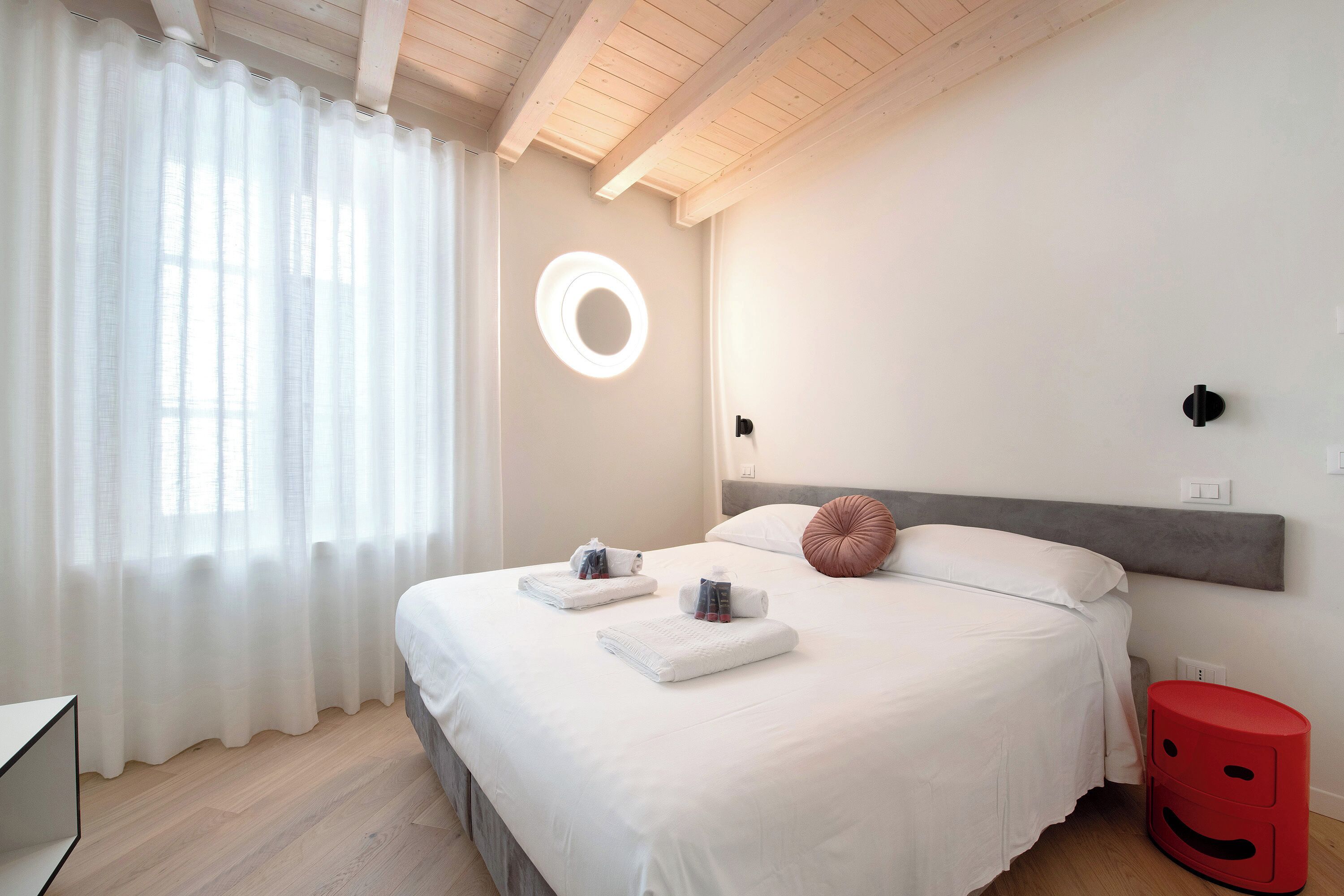 3 chambres, fer et planche à repasser, Wi-Fi gratuit, draps fournis