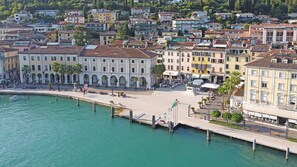 Aerial view - Apartment 'Flat 5' with Lake View, Wi-Fi and Air Conditioning (Salò)