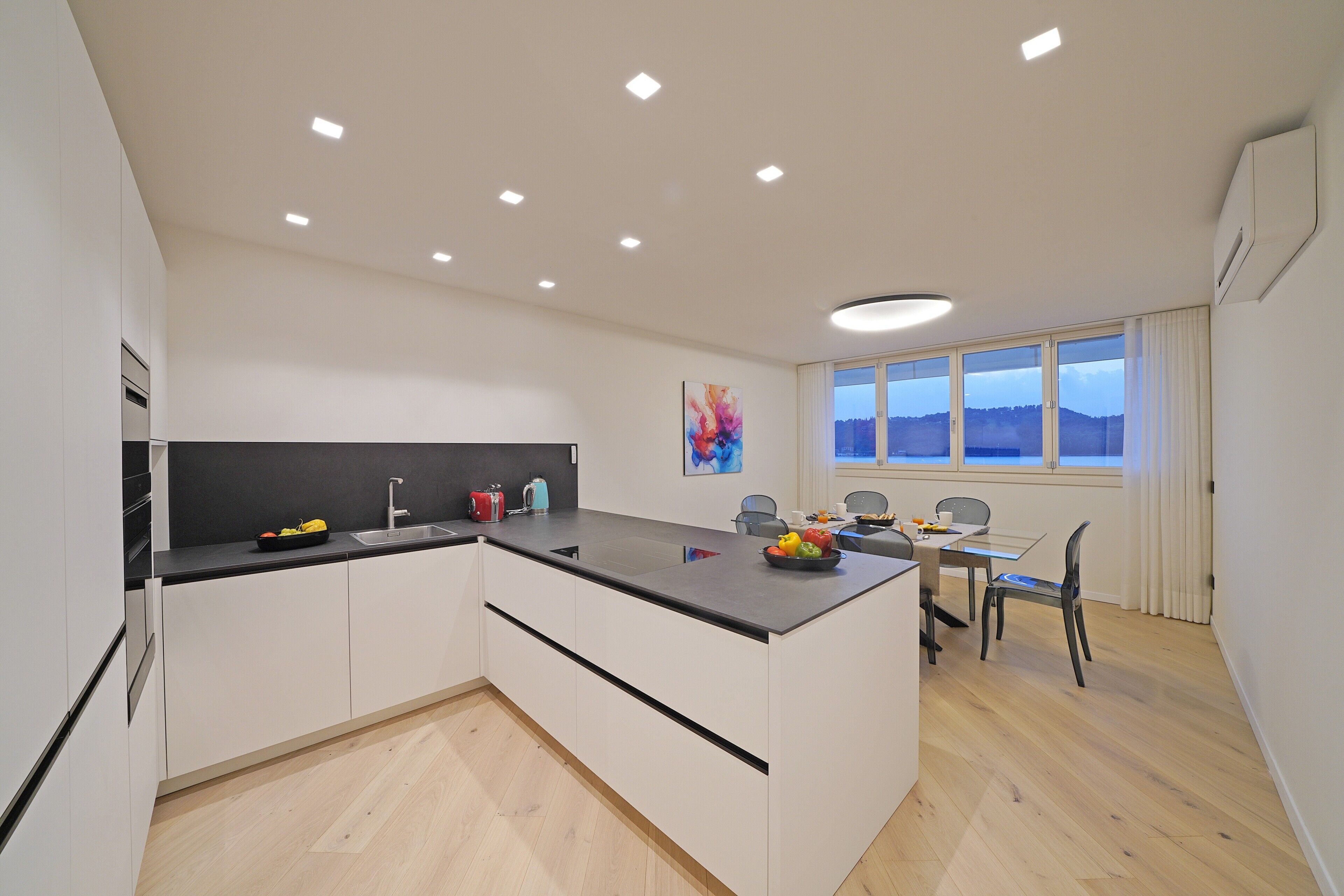 Refrigerador, microondas, horno, placa de cocina