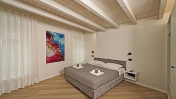 3 slaapkamers, een strijkplank/strijkijzer, gratis wifi, beddengoed