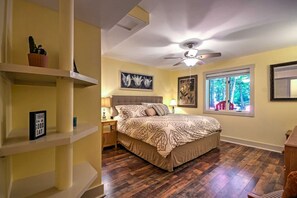 2 soveværelser, skrivebord, strygejern/strygebræt, weekendseng