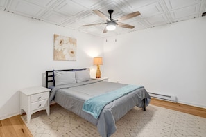 2 Schlafzimmer, Schreibtisch, Bügeleisen/Bügelbrett, WLAN