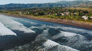 On the beach - Villa Frente al Mar con Piscina (Puntarenas)