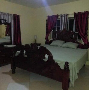 1 室のベッドルーム、WiFi