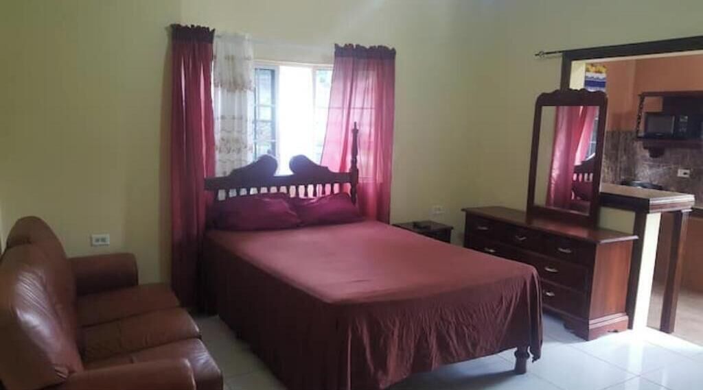 1 室のベッドルーム、WiFi