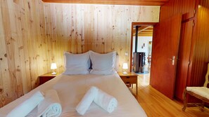 3 chambres, fer et planche à repasser, Wi-Fi gratuit, draps fournis