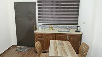 1 Schlafzimmer, Verdunkelungsvorhänge, schallisolierte Zimmer