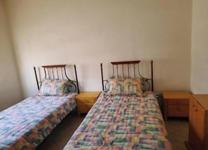 Suite, Balcony, Garden View | 1 bedroom, blackout drapes, soundproofing, free WiFi - EMILE ALTWAL (Madaba)