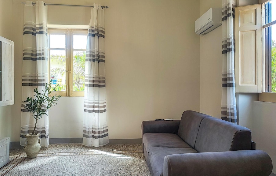 Beautiful Home In Castellammare Del Golf - Scopello