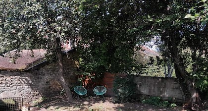 ĂŽ Naturel-Villa independent and family- fenced garden- pond-
