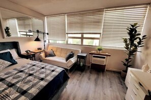 1 chambre, bureau, fer et planche à repasser, Wi-Fi gratuit