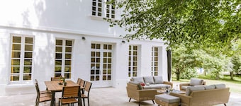 Domaine de Pérenard, a 63 acre estate with a 230m²newly renovated holiday villa.