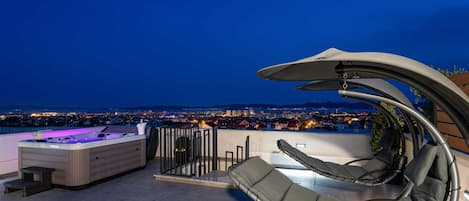 Baignoire à remous extérieure