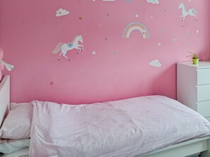 3 bedrooms, free WiFi, bed sheets