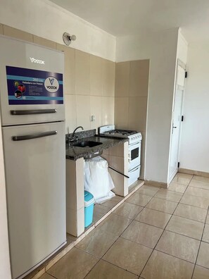 Horno, cafetera/tetera, tetera/pava eléctrica, tostadora