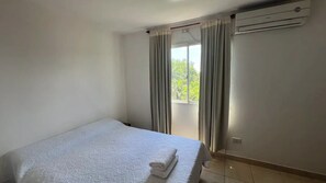 1 bedroom, iron/ironing board, WiFi, bed sheets - One room downtown apartment-2B (Puerto Iguazú)