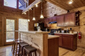 House, Multiple Beds (Fort Knoxx #324) | Private kitchen - Fort Knoxx #324 (Sevierville)