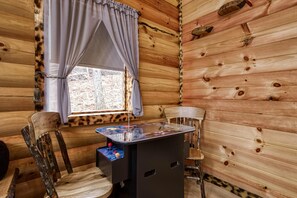 Casa, letti multipli (A Playful Bears Cabin #312) | Interni