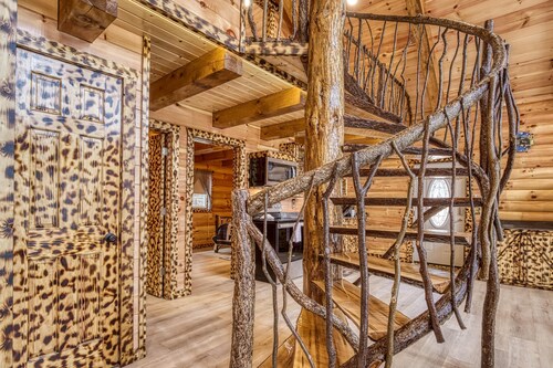 A Playful Bears Cabin #312