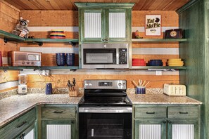 House, Multiple Beds (Appalachian Ranch #3211) | Private kitchen