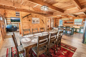 Dining - Appalachian Ranch #3211 (Sevierville)