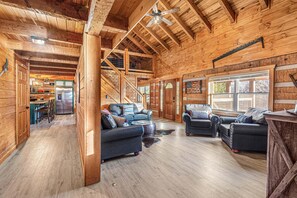 Hus - flere senge (Appalachian Ranch #3211) | Opholdsområde