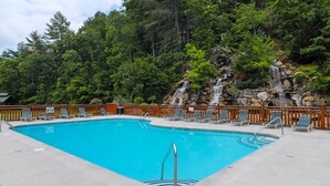 Maison, Plusieurs lits (A Bear Creek Crib #1905) | Piscine
