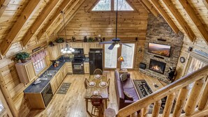 Hus, flere senger (A Bear Creek Crib #1905) | Innvendig