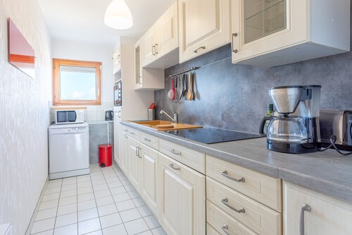 Apartment for 4 People with Garage, Balcony, and Wi-Fi