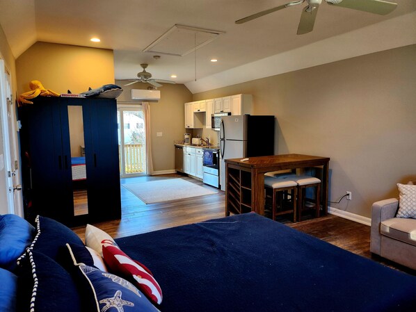 1 habitación, tabla de planchar con plancha, wifi gratis y ropa de cama 
