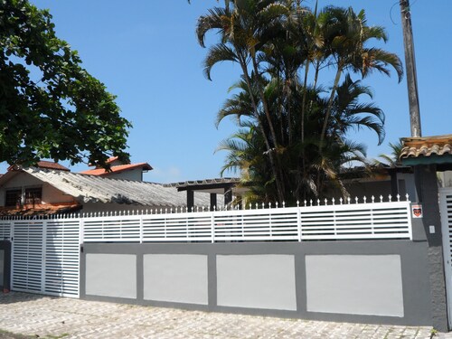 House in the center of Bertioga 300 meters from the beach - Marcondes 05.