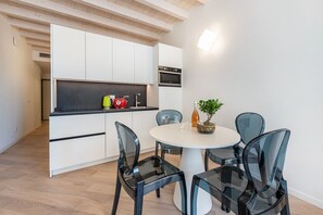 Dining - Apartment 'Flat 3' with Lake View, Wi-Fi and Air Conditioning (Salò)