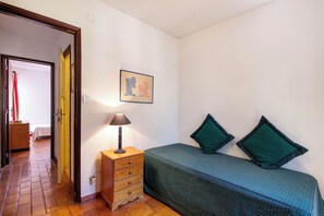 5 Schlafzimmer, Bügeleisen/Bügelbrett, kostenloses WLAN, Bettwäsche