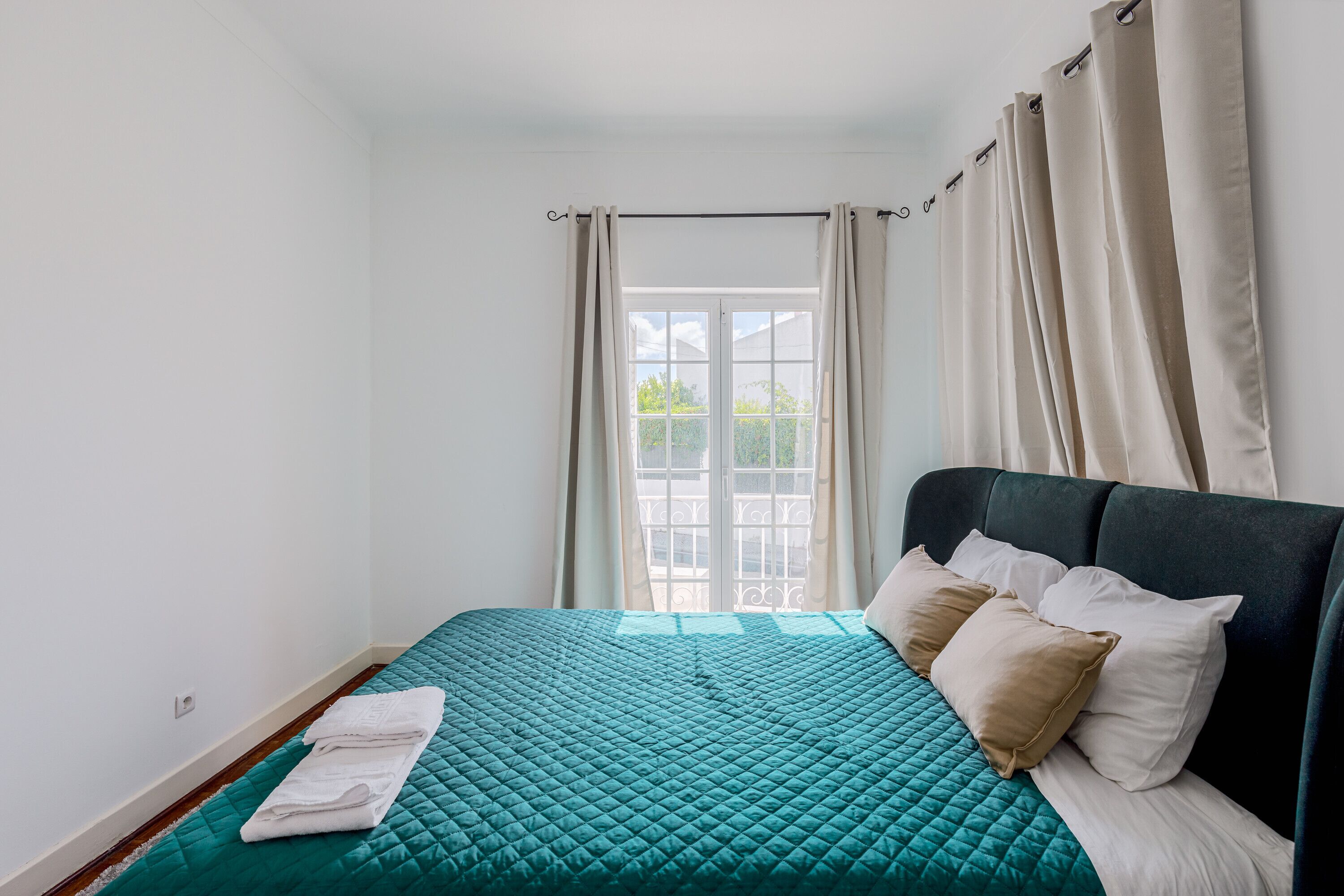 4 slaapkamers, een strijkplank/strijkijzer, gratis wifi, beddengoed