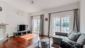 TV, peis, videospill og DVD-spiller