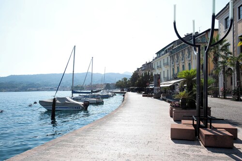 Apartment 'Flat 4' with Lake View, Wi-Fi and Air Conditioning