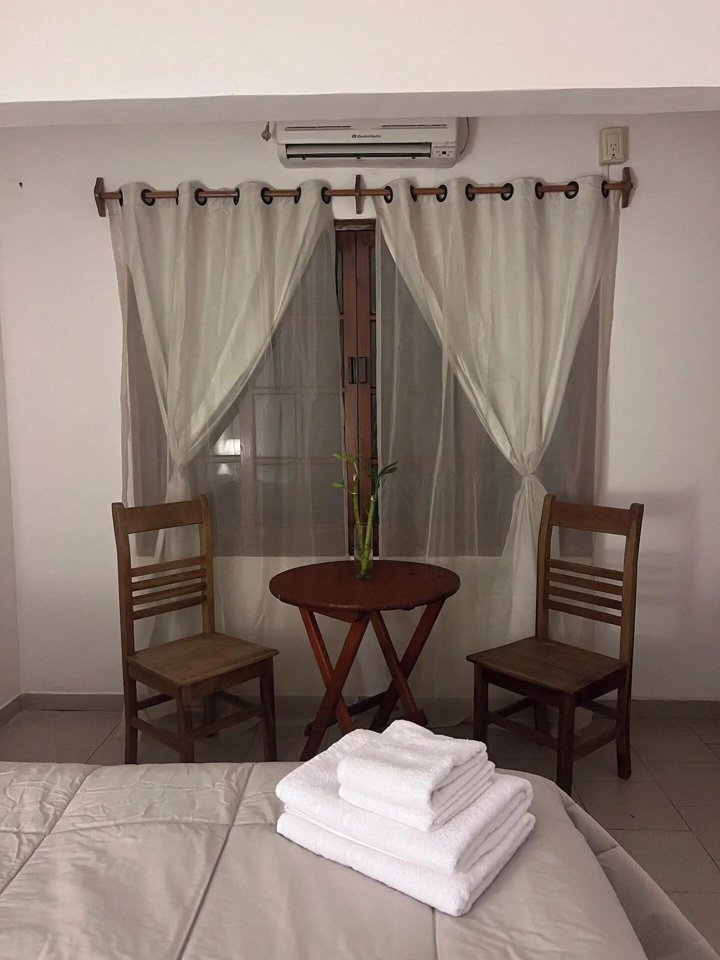 1 habitación, tabla de planchar con plancha, wifi y ropa de cama 