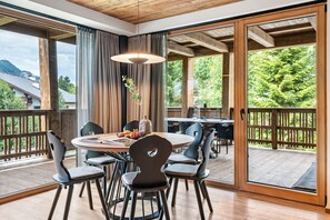 Dining - Villa Sofia Apartment 'F' with Mountain View, Private Terrace and Wi-Fi (Selva di Val Gardena)