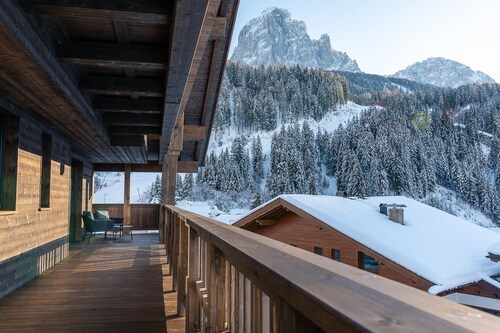 Villa Sofia Appartement "F" avec vue sur les montagnes, terrasse privée et Wi-Fi
