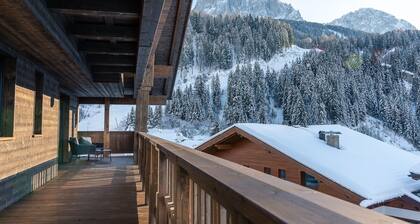 Villa Sofia Appartement "F" avec vue sur les montagnes, terrasse privée et Wi-Fi