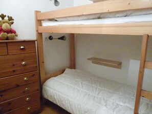 4 chambres, fer et planche à repasser, Wi-Fi gratuit, draps fournis
