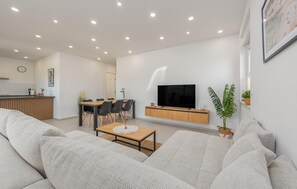Smart TV - Beautiful apartment in Novalja with WiFi (Novalja)