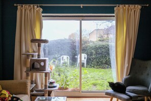 Interior - Comfy 1-Bed Flat Near Hospital & Station (London)