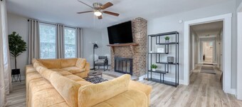 Downtown Family Retreat |15 mins to Fort Benning