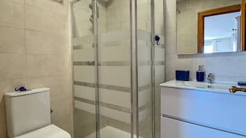 Doccia, asciugacapelli, asciugamani