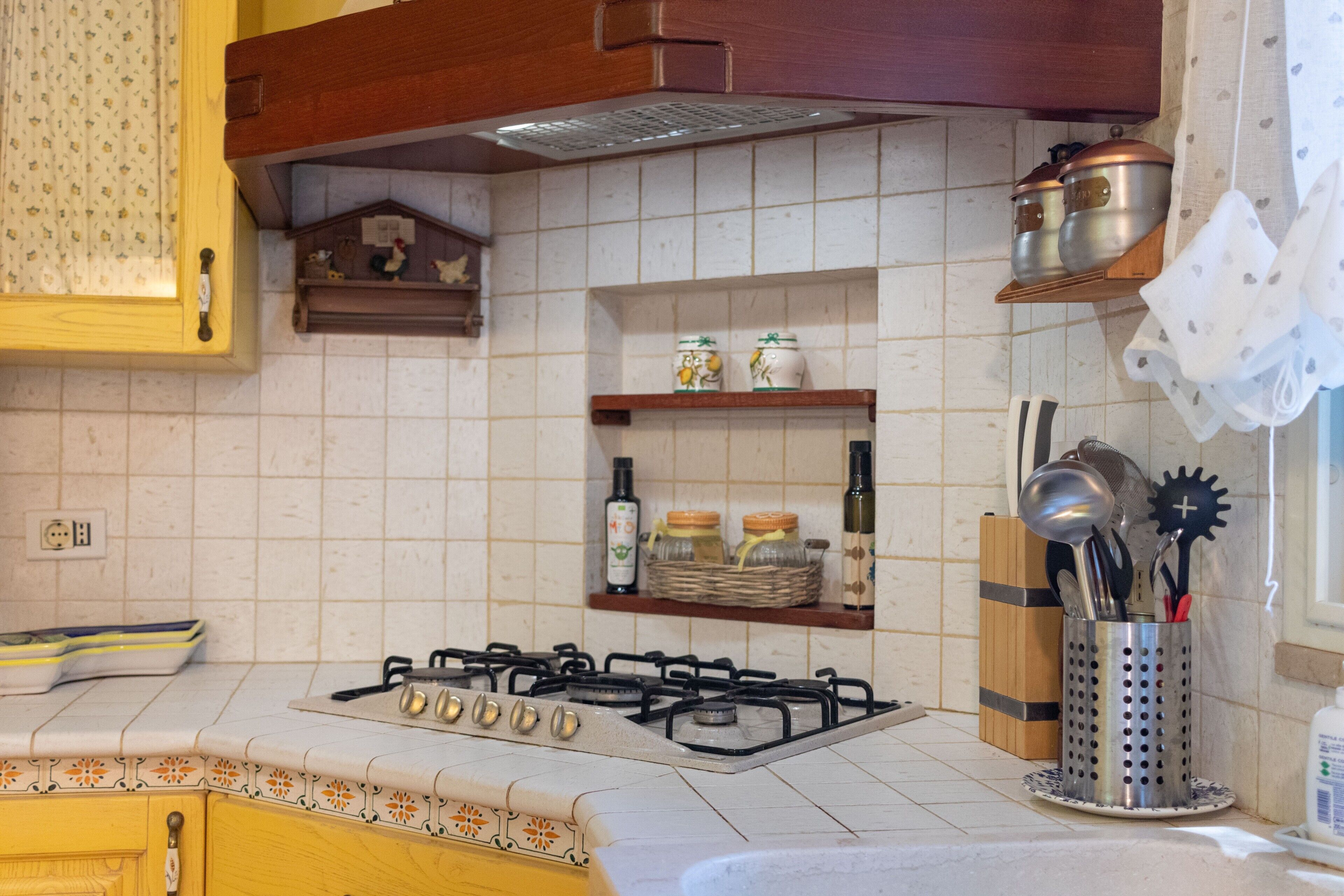 Kühlschrank, Ofen, Herdplatte, Geschirrspüler