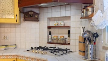 Kühlschrank, Ofen, Herdplatte, Geschirrspüler